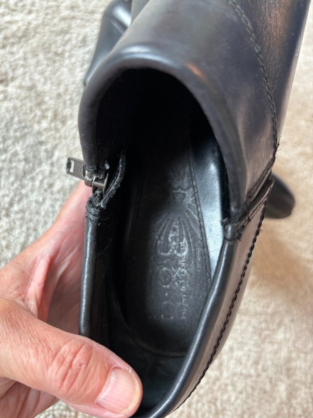 Born BOC Heeled Leather Black Bootie, Size 9 - Picture 7 of 10